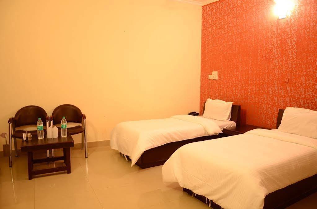 Hotel Le Princess @ Airport Neu-Delhi Exterior foto